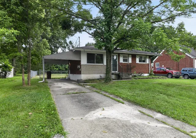 Photo 4 of Sale Pending at 9743 Woodmill Ln, Cincinnati, OH 45231 | MLS# 1887275 | Listing updated on 2026-09-19