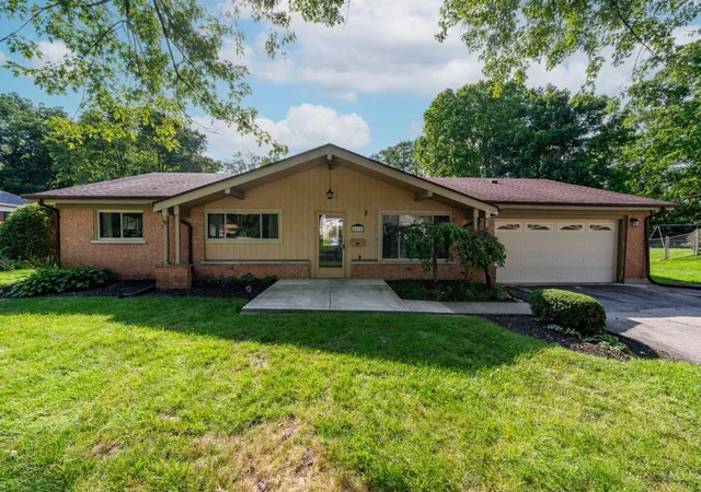 1st image of 4510 Parklawn Dr, Kettering, OH 45440 | MLS# 1888099