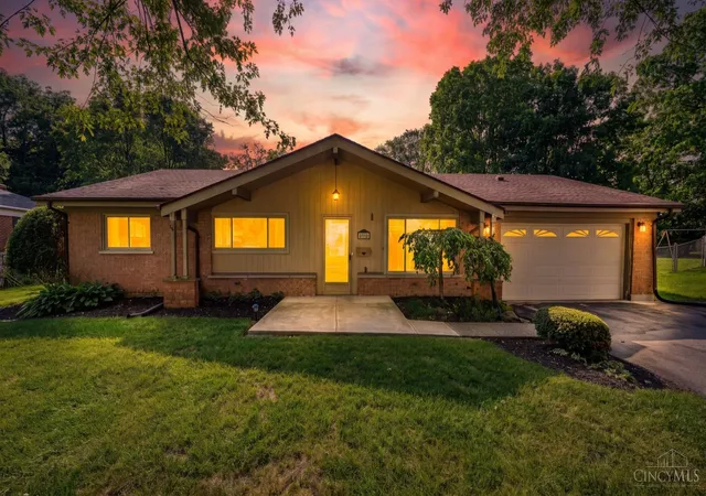 2nd image of 4510 Parklawn Dr, Kettering, OH 45440 | MLS# 1888099