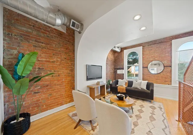 4th image of 1122 Race St #201A, Cincinnati, OH 45202 | MLS# 1887819