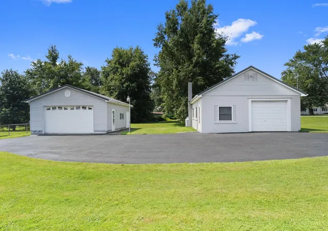 Photo 3 of Sale Pending at 521 N Columbus St, Russellville, OH 45168 | MLS# 1887606 | Listing updated on 2026-08-18