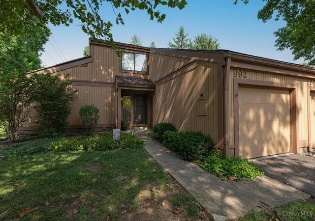 1st image of 992 Walnut Ct, Mason, OH 45040 | MLS# 1886186