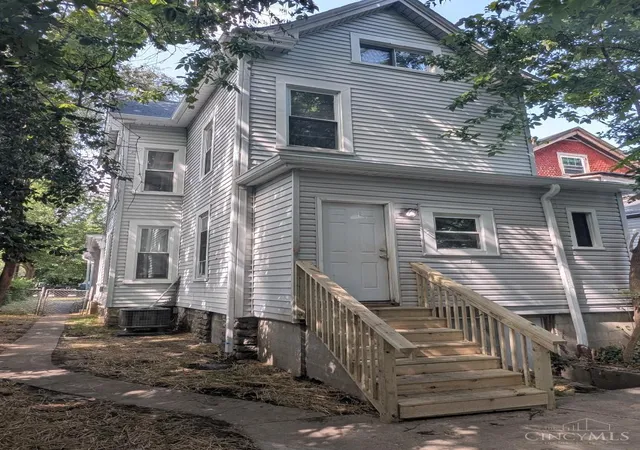 Photo 3 of Sale Pending at 741 E Epworth Ave, Cincinnati, OH 45232 | MLS# 1888193 | Listing updated on 2026-08-26