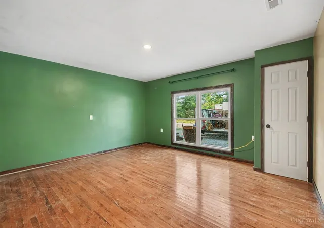 5th image of 1649 Main St W, Feesburg, OH 45119 | MLS# 1888213