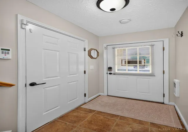 5th image of 2019 Commons Circle Dr, Batavia, OH 45103 | MLS# 1888215