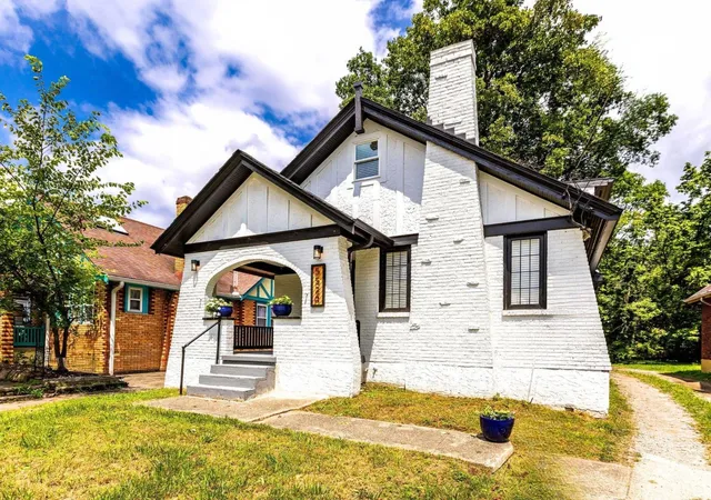 Photo 1 of Single family home for sale at 5520 Davies Pl, Cincinnati, OH 45227 | MLS# 1888273 | Listing updated on 2026-08-28