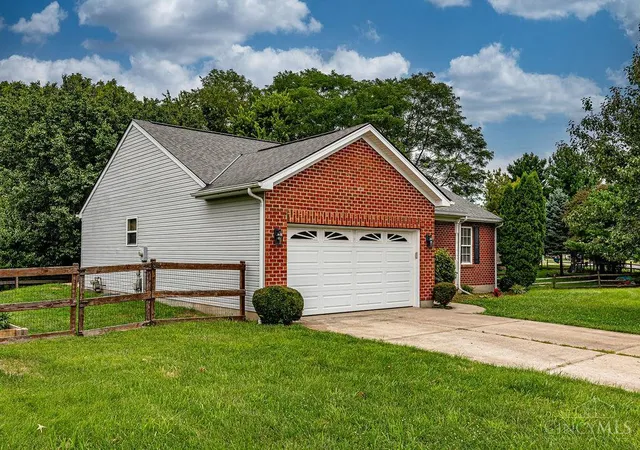 32nd image of 1550 Clearbrook Ln, Amelia, OH 45102 | MLS# 1888292