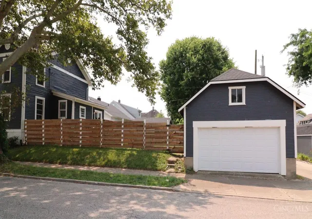 28th image of 457 N E St, Hamilton, OH 45013 | MLS# 1888399