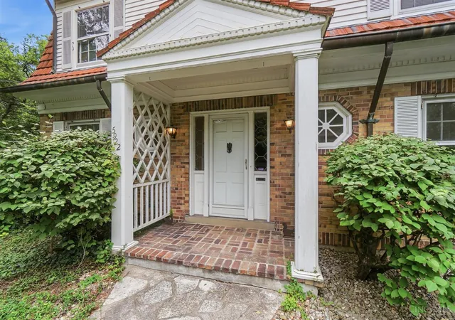 4th image of 5922 Winton Ridge Ln, Cincinnati, OH 45232 | MLS# 1888220