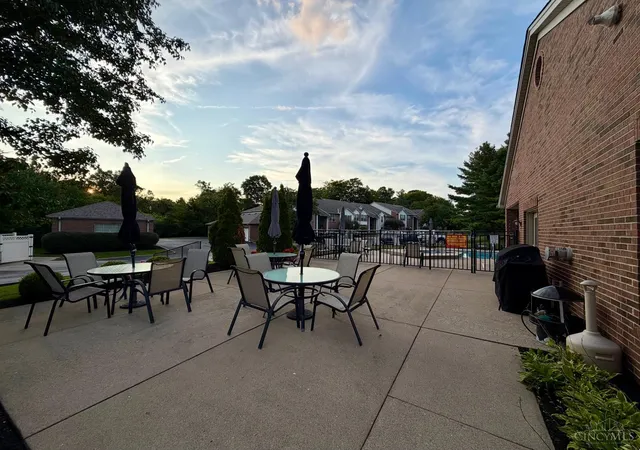 2nd image of 140 Palisades Pt, Cincinnati, OH 45238