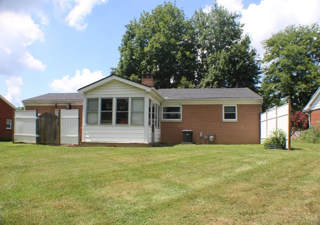 3rd image of 126 Greystone Dr, Hillsboro, OH 45133 | MLS# 1888365
