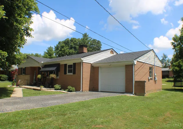 5th image of 126 Greystone Dr, Hillsboro, OH 45133 | MLS# 1888365