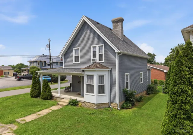 Photo 3 of Single family home for sale at 122 E North St, Hillsboro, OH 45133 | MLS# 1888435 | Listing updated on 2026-08-18