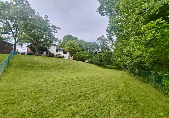 Photo 3 of Sale Pending at 1600 Barnsdale Ct, Cincinnati, OH 45230 | MLS# 1888439 | Listing updated on 2026-08-03