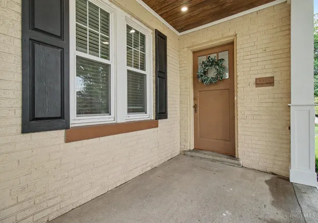 Photo 2 of Sale Pending at 6838 Sampson Ln, Silverton, OH 45236 | MLS# 1888456 | Listing updated on 2026-08-28