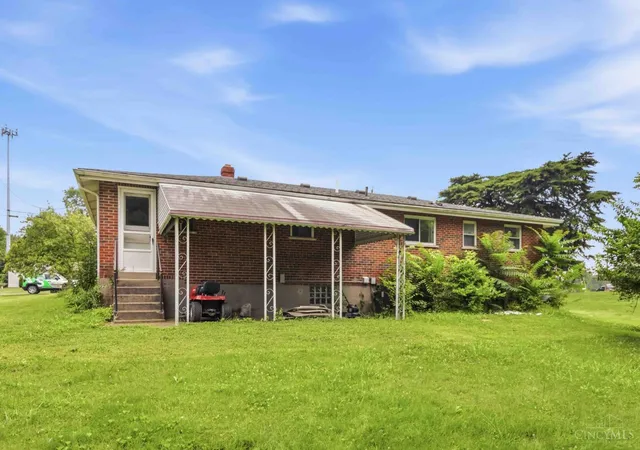 Photo 3 of Single family home for sale at 439 Hilltop Dr, Union Twp, OH 45244 | MLS# 1887829 | Listing updated on 2026-09-18