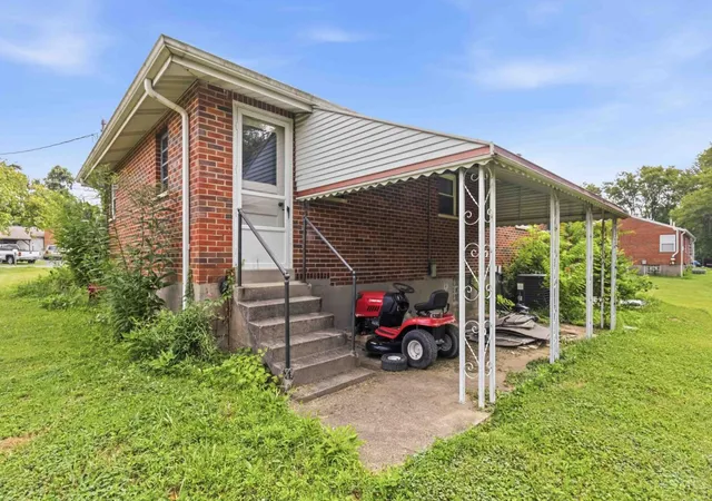 Photo 4 of Single family home for sale at 439 Hilltop Dr, Union Twp, OH 45244 | MLS# 1887829 | Listing updated on 2026-09-18
