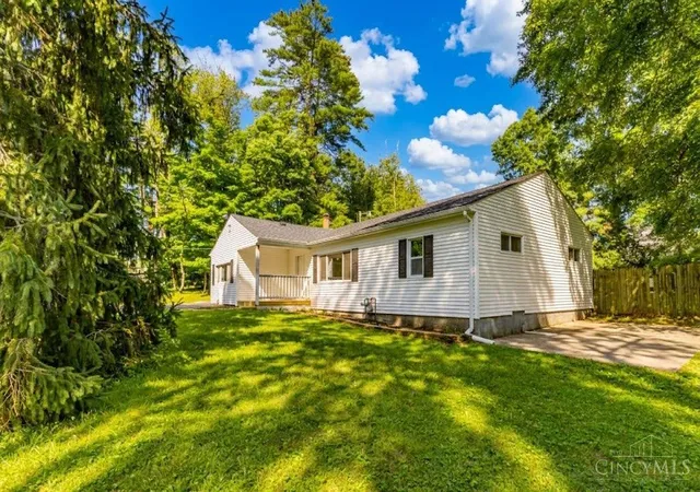 2nd image of 1073 Cedar Dr, Milford, OH 45150 | MLS# 1888484