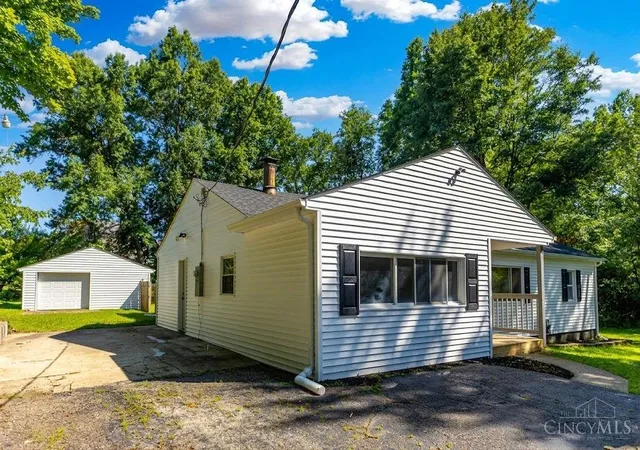 4th image of 1073 Cedar Dr, Milford, OH 45150 | MLS# 1888484