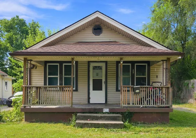 1st image of 2125 Winona Dr, Middletown, OH 45042 | MLS# 1887966