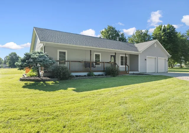 Photo 3 of Single family home for sale at 126 Texas Dr, Jackson Twp, OH 45171 | MLS# 1888471 | Listing updated on 2026-09-26