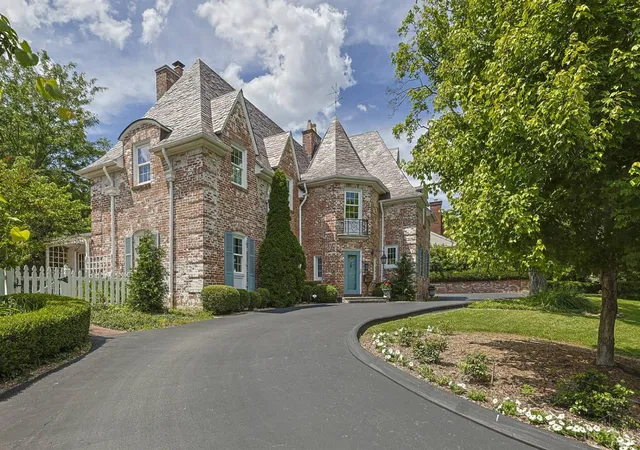 image of 1075 Edwards Rd, Cincinnati, OH 45208 | MLS# 1888287