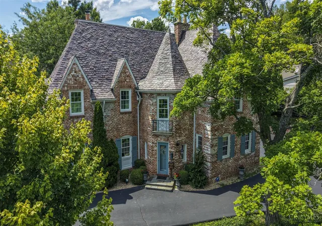 image of 1075 Edwards Rd, Cincinnati, OH 45208 | MLS# 1888287