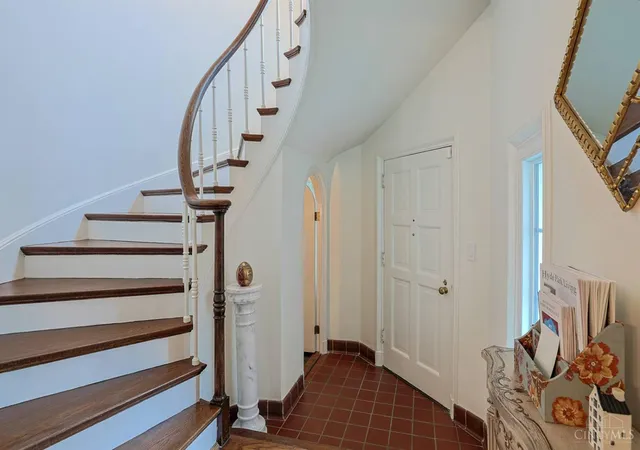 image of 1075 Edwards Rd, Cincinnati, OH 45208 | MLS# 1888287