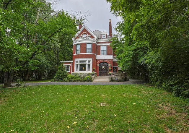 1st image of 445 Ludlow Ave, Cincinnati, OH 45220 | MLS# 1888541
