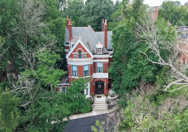 2nd image of 445 Ludlow Ave, Cincinnati, OH 45220 | MLS# 1888541