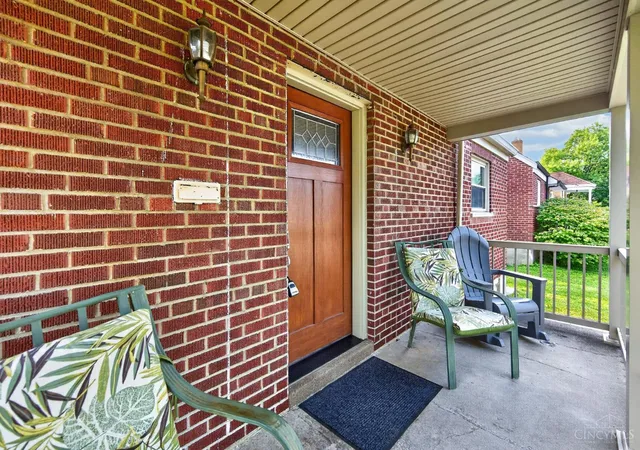 2nd image of 3032 Crestmoor Ln, Green Twp, OH 45238 | MLS# 1888558