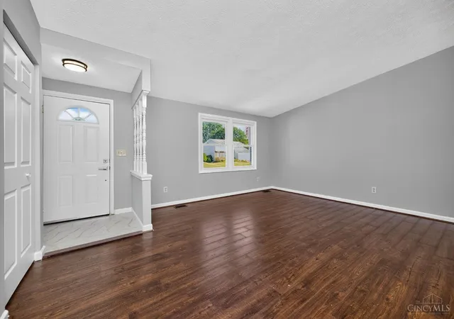 Photo 3 of Sale Pending at 11255 Logenberry Cir, Cincinnati, OH 45240 | MLS# 1888569 | Listing updated on 2026-08-31