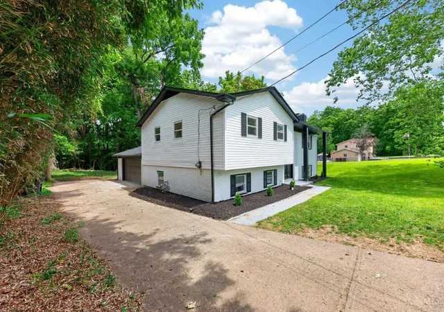 4th image of 4074 E Kemper Rd, Sharonville, OH 45241 | MLS# 1888585