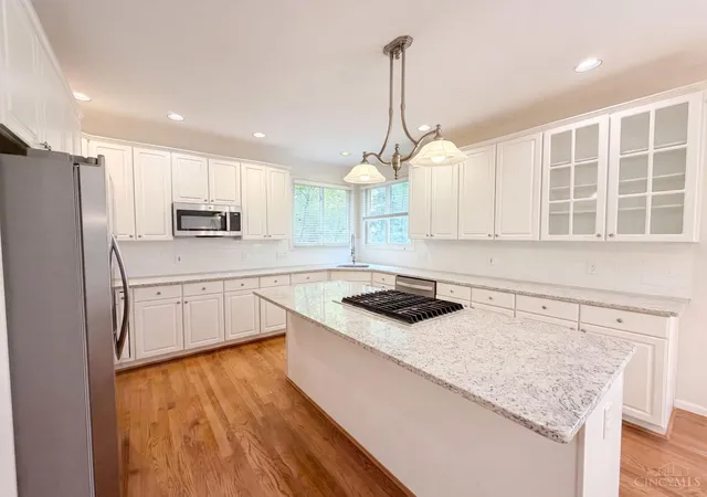Photo 3 of Single family home for sale at 6667 Miami Woods Dr, Loveland, OH 45140 | MLS# 1888589 | Listing updated on 2026-09-10