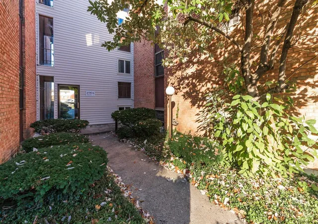 2nd image of 4904 Chalet Dr #612, Cincinnati, OH 45217 | MLS# 1888595