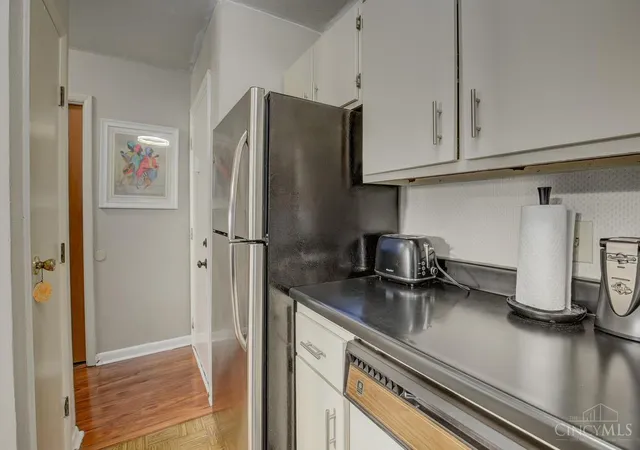 3rd image of 4904 Chalet Dr #612, Cincinnati, OH 45217 | MLS# 1888595