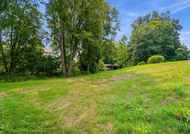 3rd image of 668 Waynoka Dr, Jackson Twp, OH 45171 | MLS# 1888594