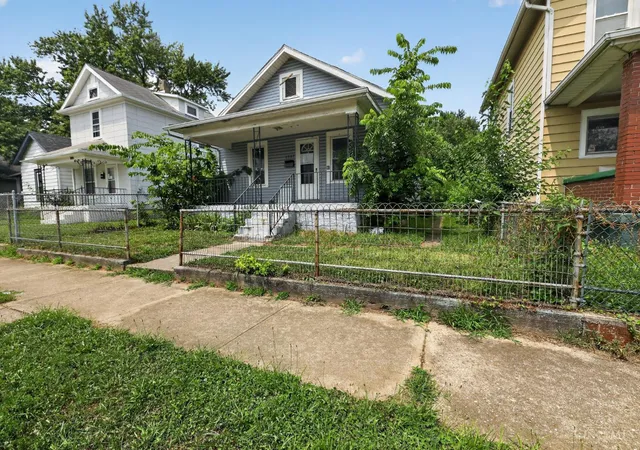 3rd image of 1507 Lawn Ave, Middletown, OH 45044 | MLS# 1888339