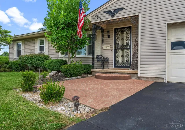 2nd image of 173 Virginia Cir, Wilmington, OH 45177 | MLS# 1888161