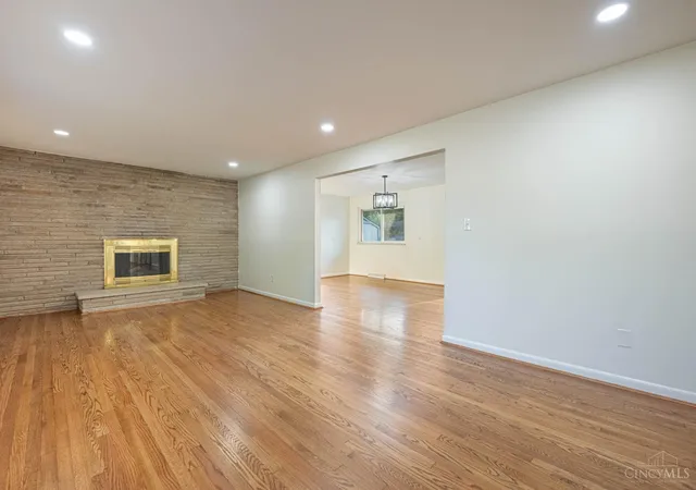 3rd image of 459 Glenview Dr, Lebanon, OH 45036 | MLS# 1888608