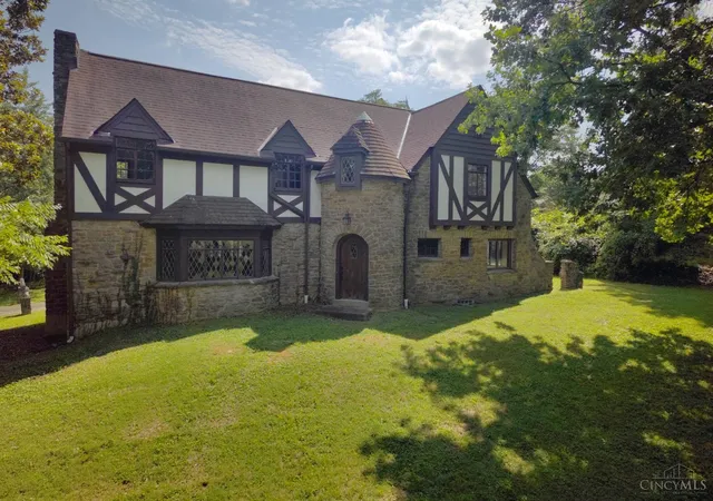 2nd image of 2019 Adams Rd, Cincinnati, OH 45231 | MLS# 1888617