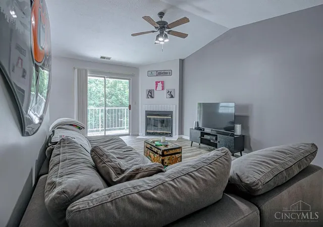 Listing Photo 5 - Condo for sale in building located at 5352 Werk Rd, Cincinnati, OH 45248 - Unit #3