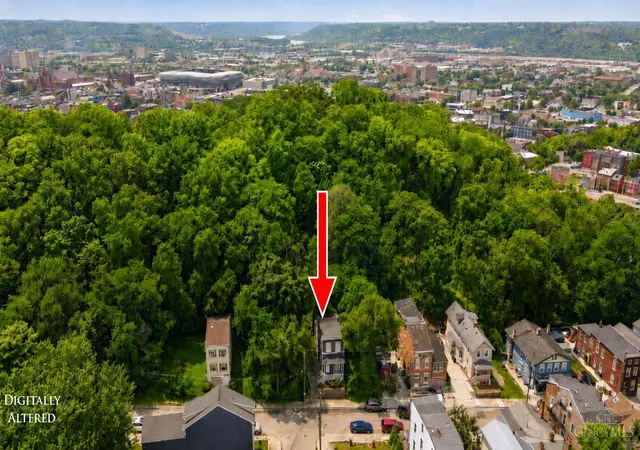Photo 3 of Sale Pending at 139 Winkler St, Cincinnati, OH 45219 | MLS# 1888669 | Listing updated on 2026-08-21