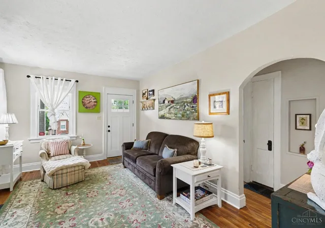 4th image of 3389 Alta Vista Ave, Cincinnati, OH 45211 | MLS# 1888413