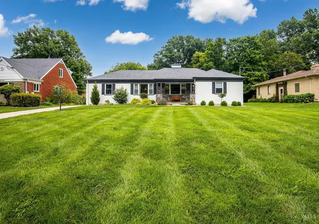 2nd image of 1794 Linneman Rd, Green Twp, OH 45238 | MLS# 1888689