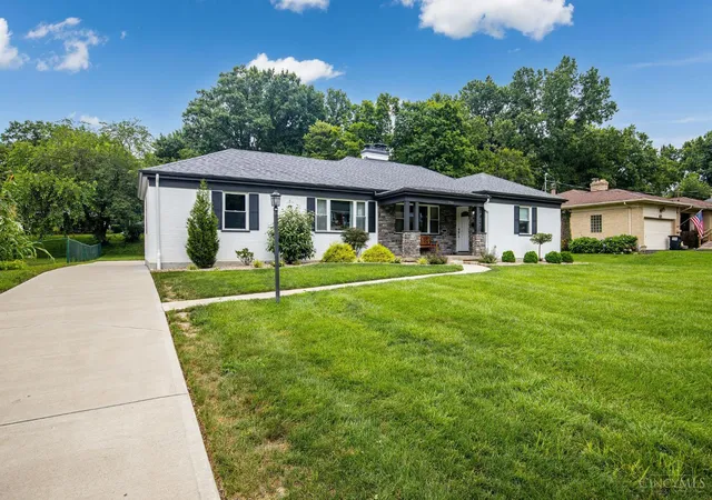 3rd image of 1794 Linneman Rd, Green Twp, OH 45238 | MLS# 1888689