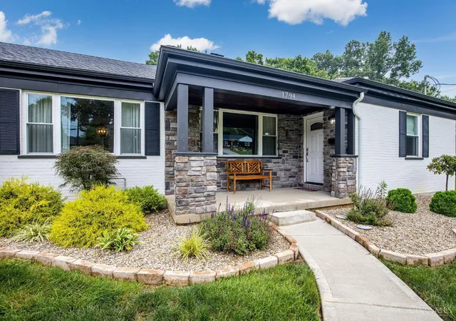 5th image of 1794 Linneman Rd, Green Twp, OH 45238 | MLS# 1888689
