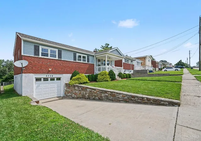 3rd image of 5738 Windview Dr, Green Twp, OH 45248 | MLS# 1888465