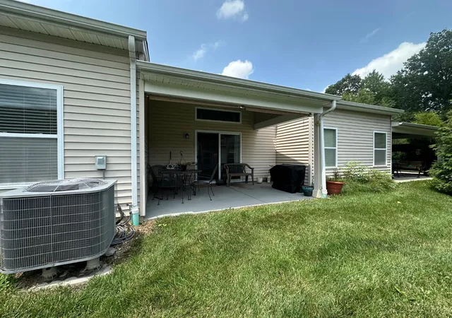 Listing Photo 2 - Condo for sale in building located at 1530 Quarterhorse Cir, Loveland, OH 45140 - Unit #