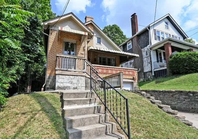 Photo 2 of Sale Pending at 1134 Fairbanks Ave, Cincinnati, OH 45205 | MLS# 1888721 | Listing updated on 2026-09-12